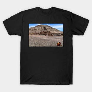 Teotihuacan, Mexico. T-Shirt